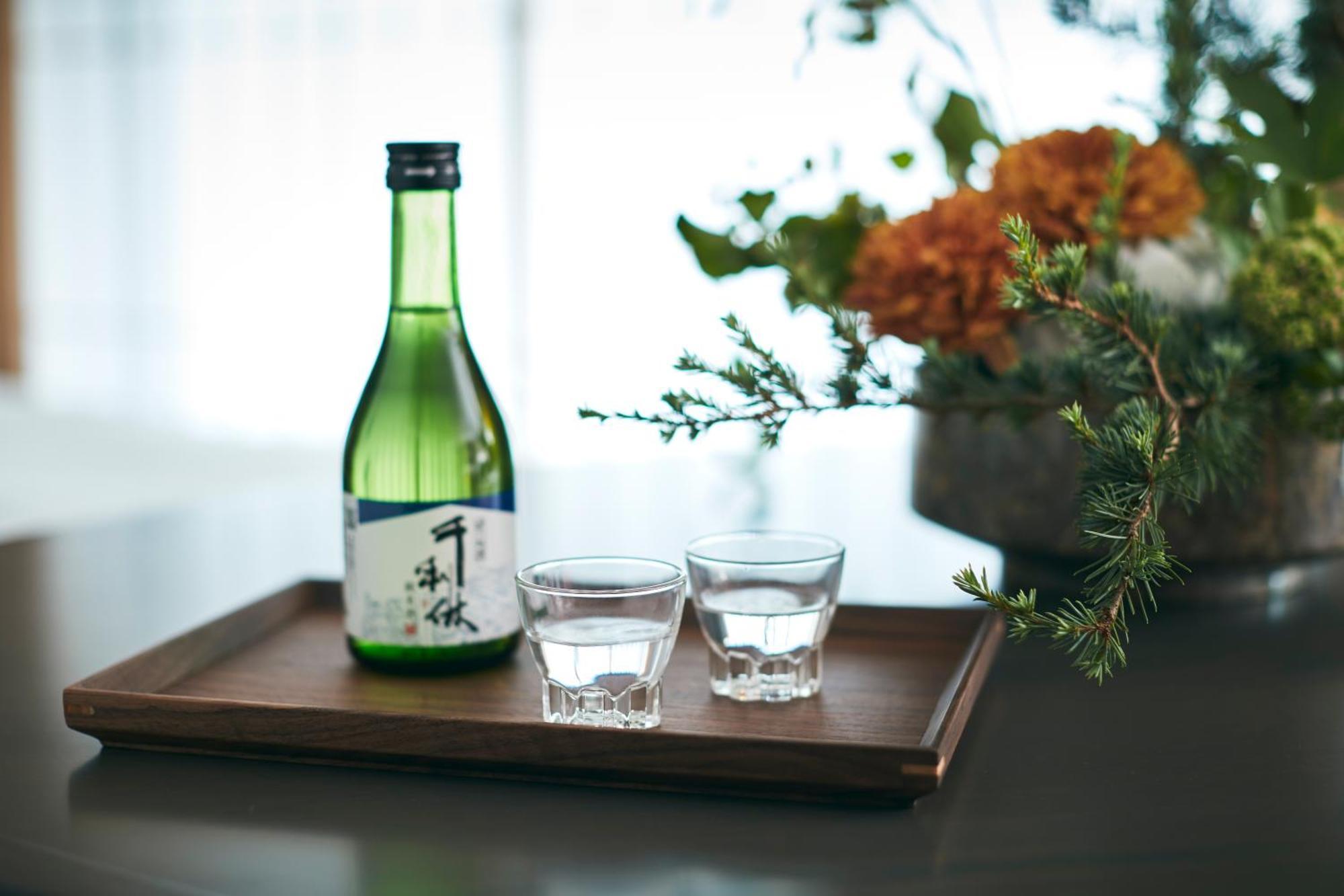 Hotel New Otani Osaka Ngoại thất bức ảnh A bottle of soju