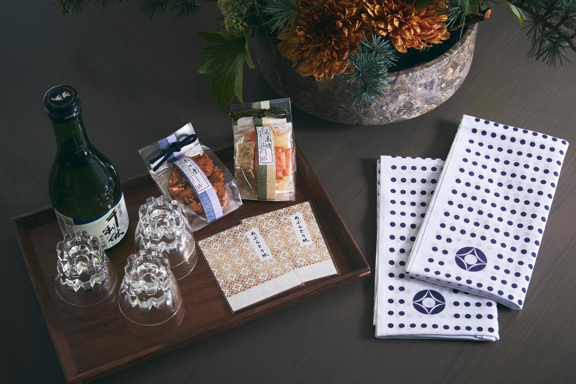 Hotel New Otani Osaka Ngoại thất bức ảnh A selection of chocolates and other confectionery
