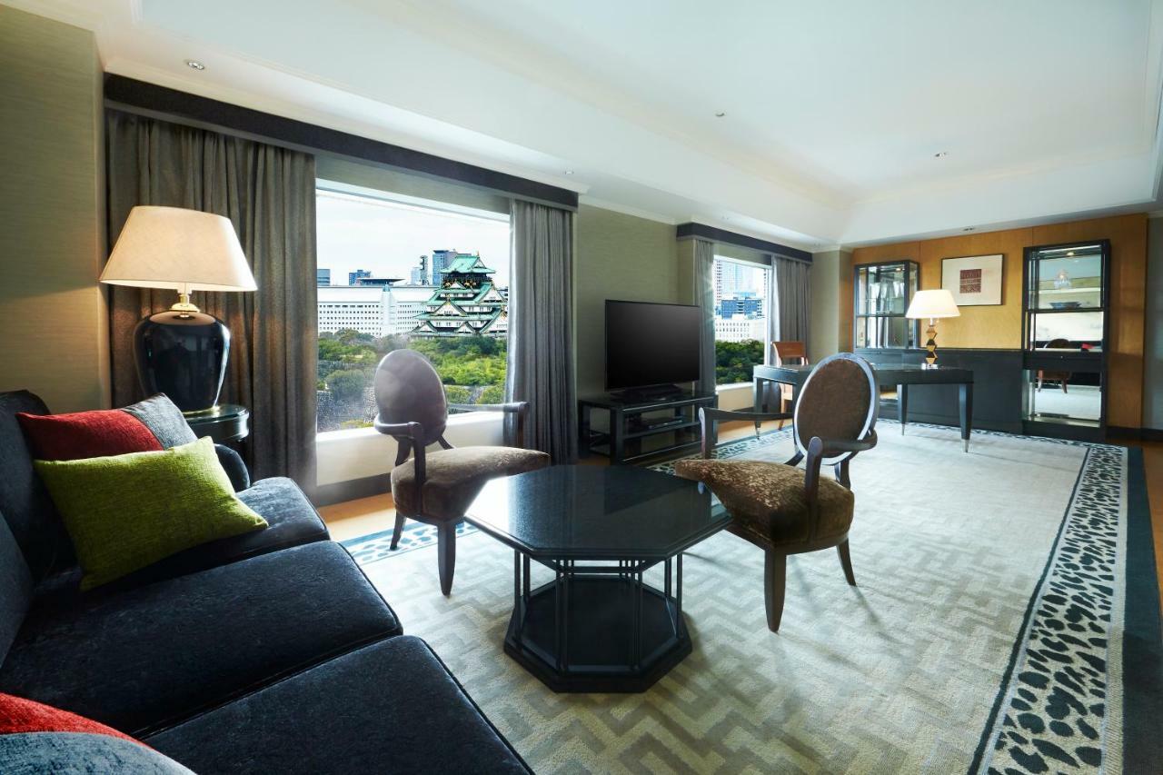 Hotel New Otani Osaka Ngoại thất bức ảnh A suite at the hotel
